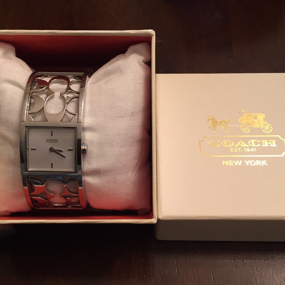 WOMENS COACH WATCH